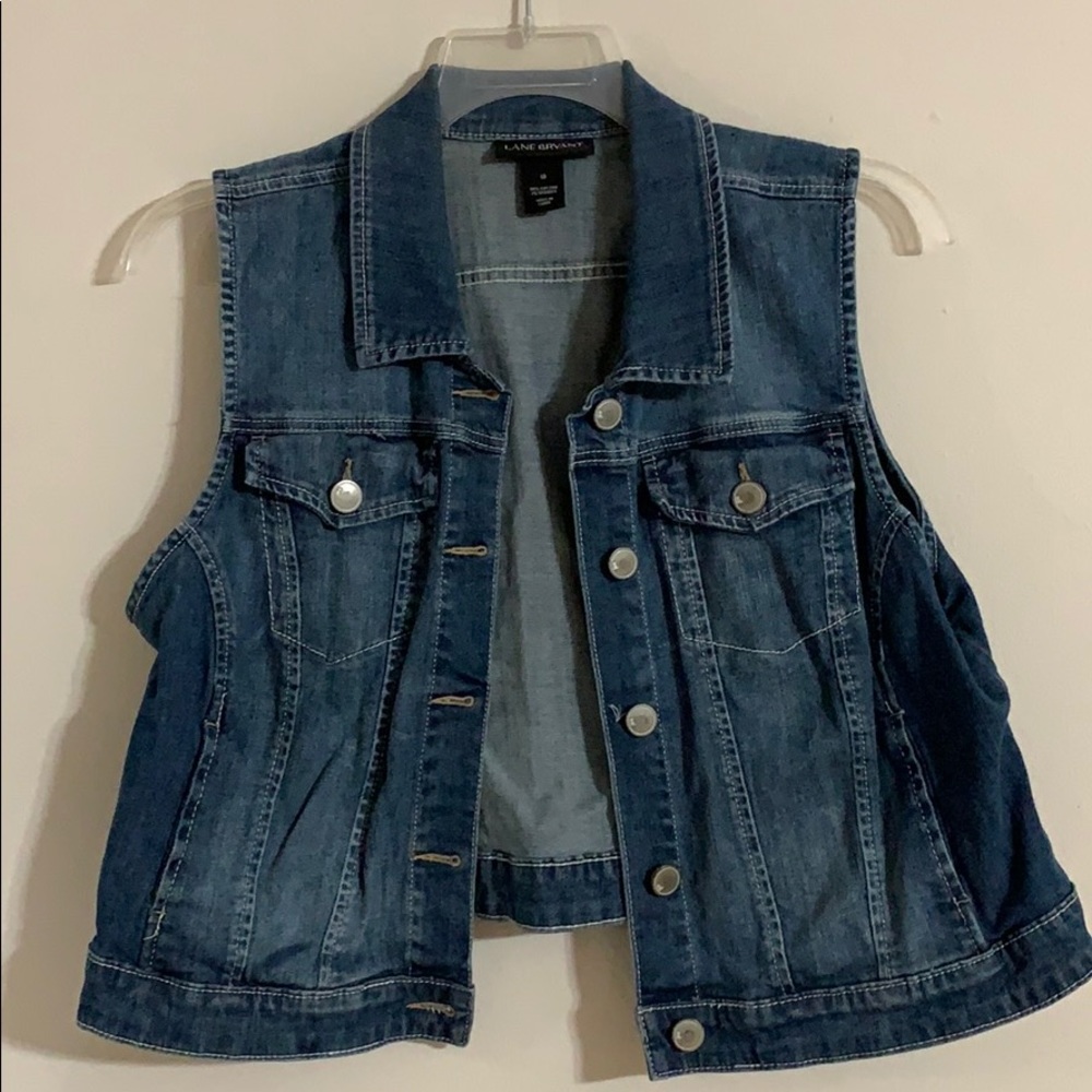 Women’s Sleeveless Jean Jacket